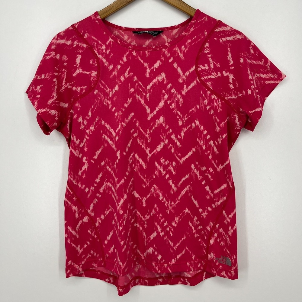 The North Face T-Shirt Women's L Pink Short Sleeve Round Neck Polyester‎ Stretch